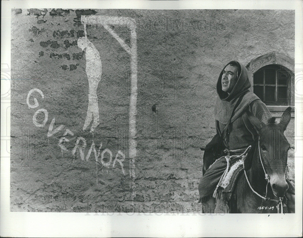 1968 Press Photo Anthony Quinn Actor Western Film Guns Of San Sebastian Movie - Historic Images