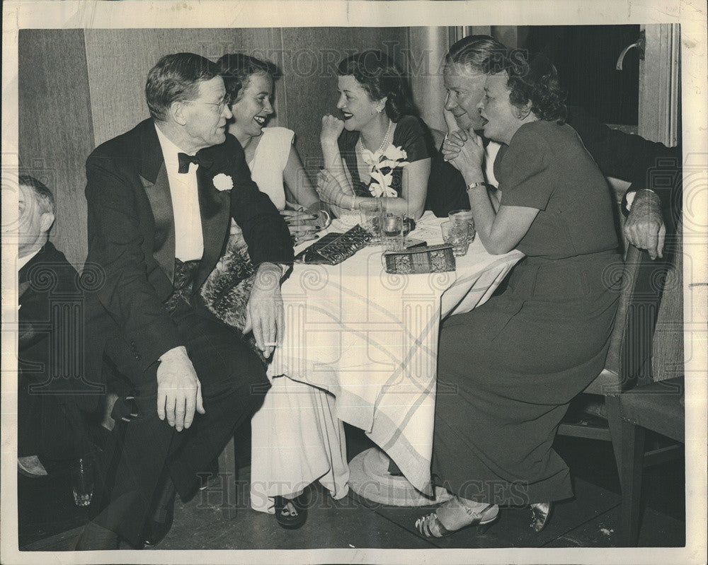 1948 Press Photo Architect John Wentworth , Mrs. Philip Maher, Mrs. Wentworth - Historic Images