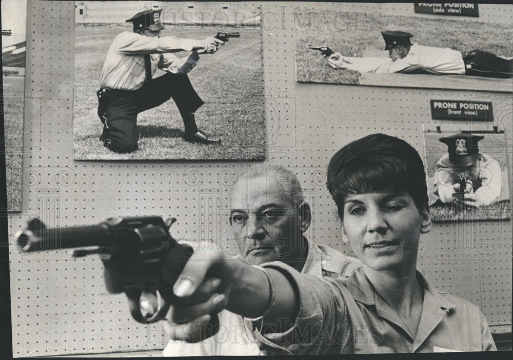 1964 Press Photo Frank Yahl, Virginia Rakocinski, Police Training - Historic Images