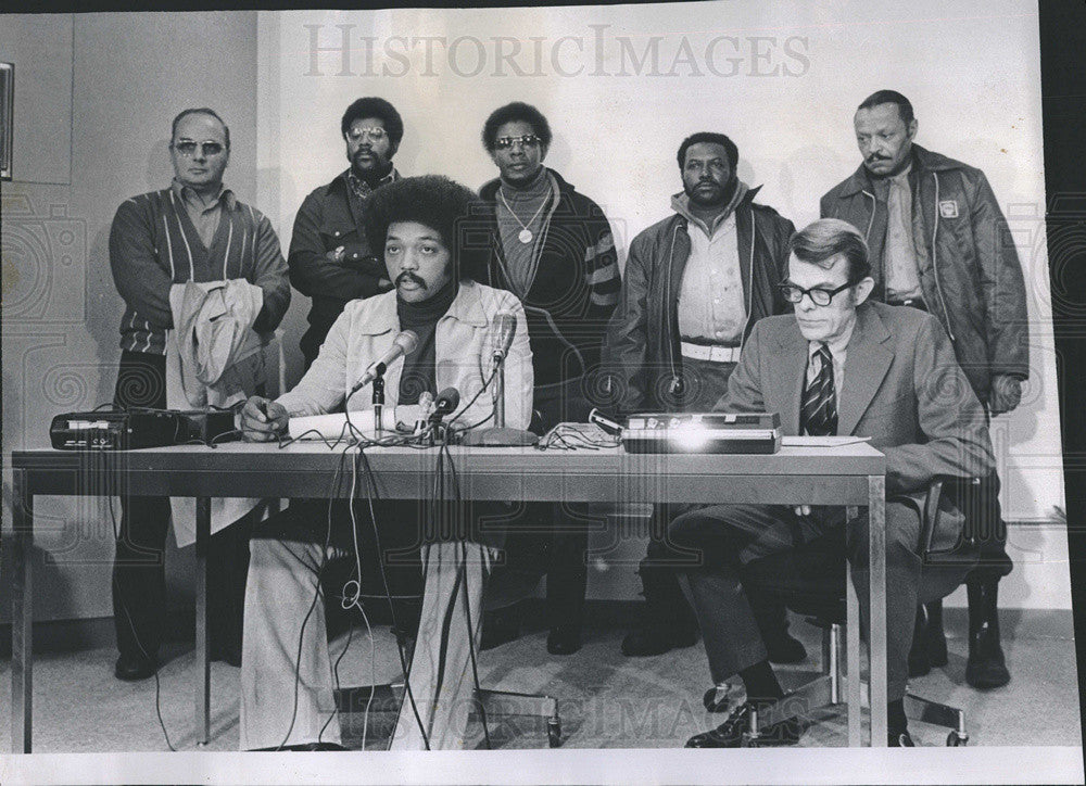 1974 Press Photo Rev Jesse Jackson, Standard Oil Meeting - Historic Images