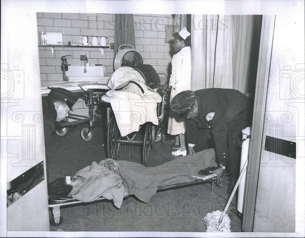 1958 Press Photo Michael Rose Hospital, Fire Victims - Historic Images