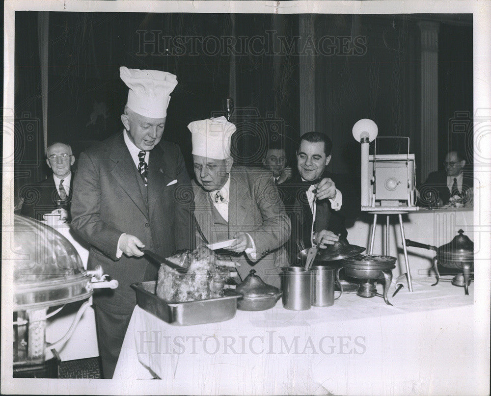 1948 Press Photo Mayor Kennelly and Andrew Miller, Photographer for the Daily Ne - Historic Images