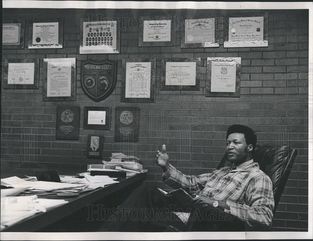 1972 Press Photo Dr Herbrt D Odom, Dentist - Historic Images