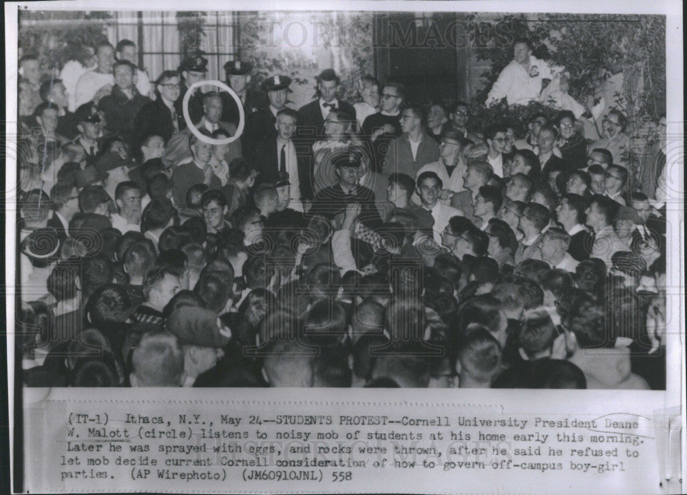 Press Photo Cornell University President Deane Malott faces protesting students - Historic Images