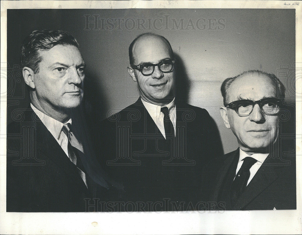 1964 Press Photo Chicago Chamber Of Commerce Dinner James McGuinn H. Neuert - Historic Images