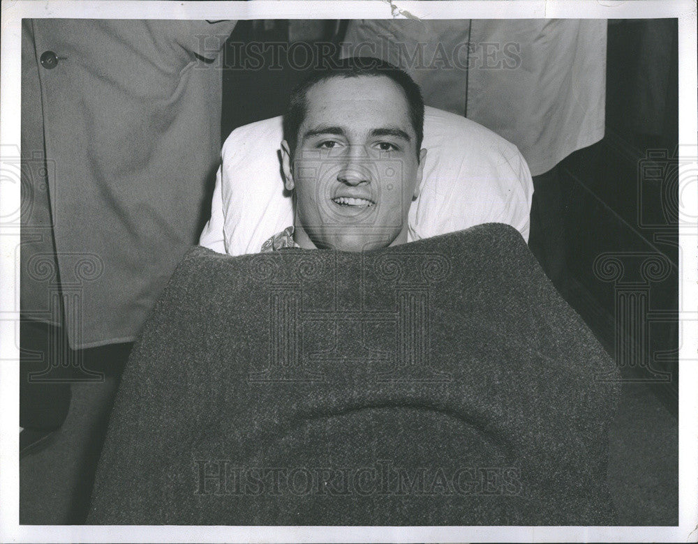 1961 Press Photo Al Mariani is Last Survivor Of Cal Poly FB Team Plane Crash - Historic Images