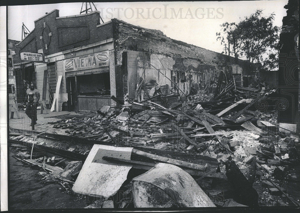 1976 Press Photo South Halstad Restaurant Leveled From Explosion From Fire - Historic Images