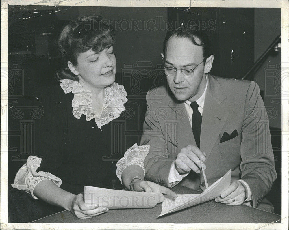 1941 Press Photo Actors Betty Garde John McIntire As Emily And John Abbott - Historic Images