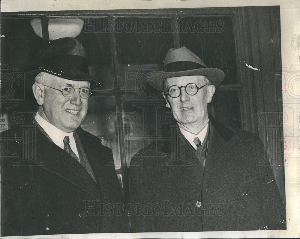 1943 Press Photo Mayoral Candidate George McKibbon SEnator Albert Hawkes - Historic Images