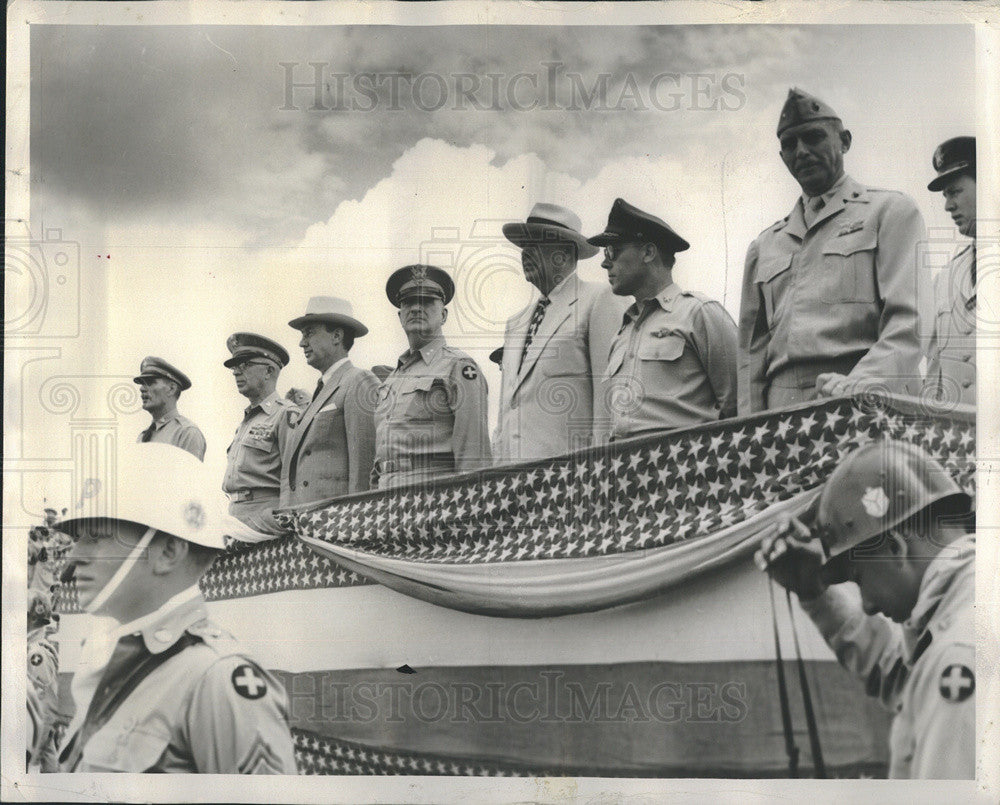 1952 Press Photo Governor Adlai Stevenson Reviews Illinois Guardmen Camp Ripley - Historic Images