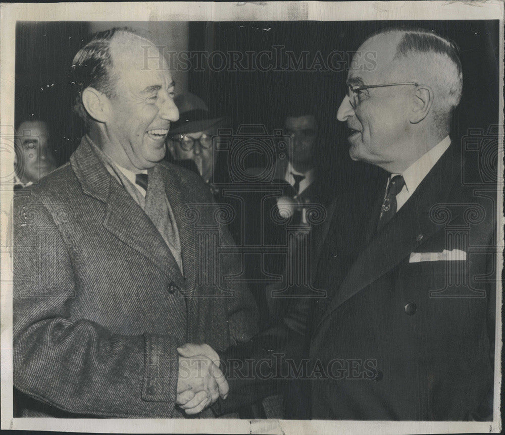 1952 Press Photo President Truman Greets Governor Adlai Stevenson White House - Historic Images