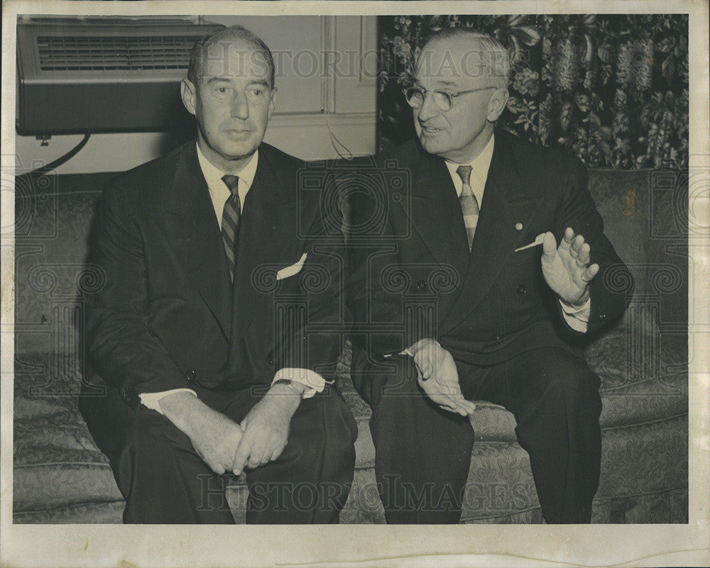 1953 Press Photo Adlai Stevenson And Harry Truman At Blackstone Hotel - Historic Images