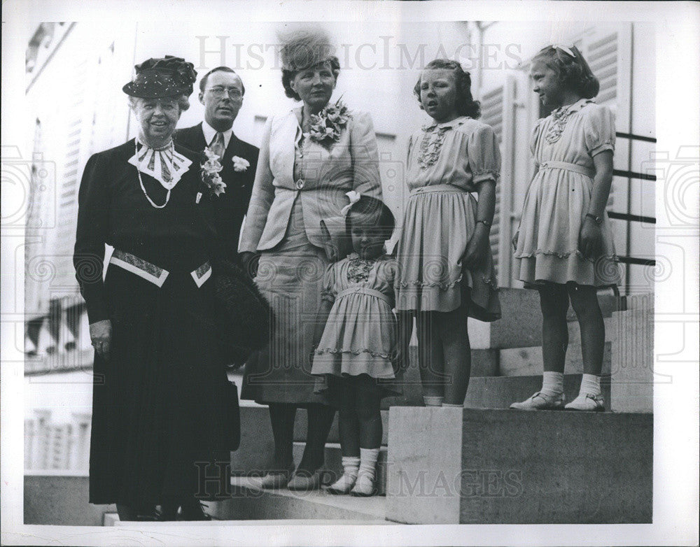 1948 Press Photo First Lady Eleanor Roosevelt Dutch Royal Family Hague Brussels - Historic Images