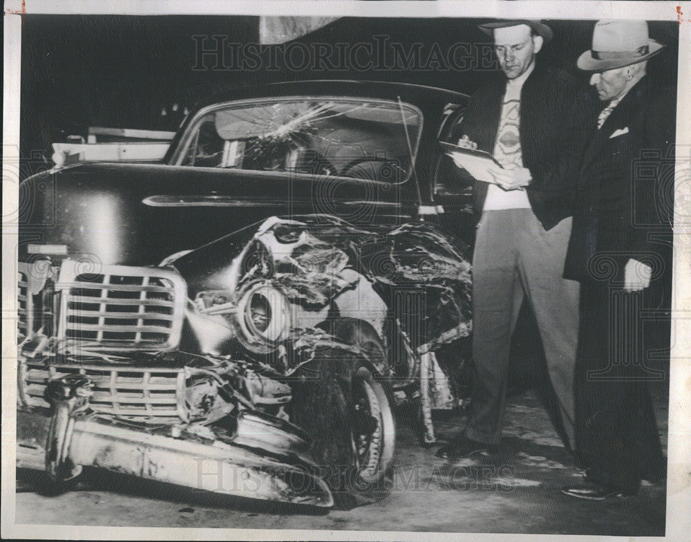 1950 Press Photo Damaged Automobile Of Eleanor Roosevelt Police Inspecting - Historic Images