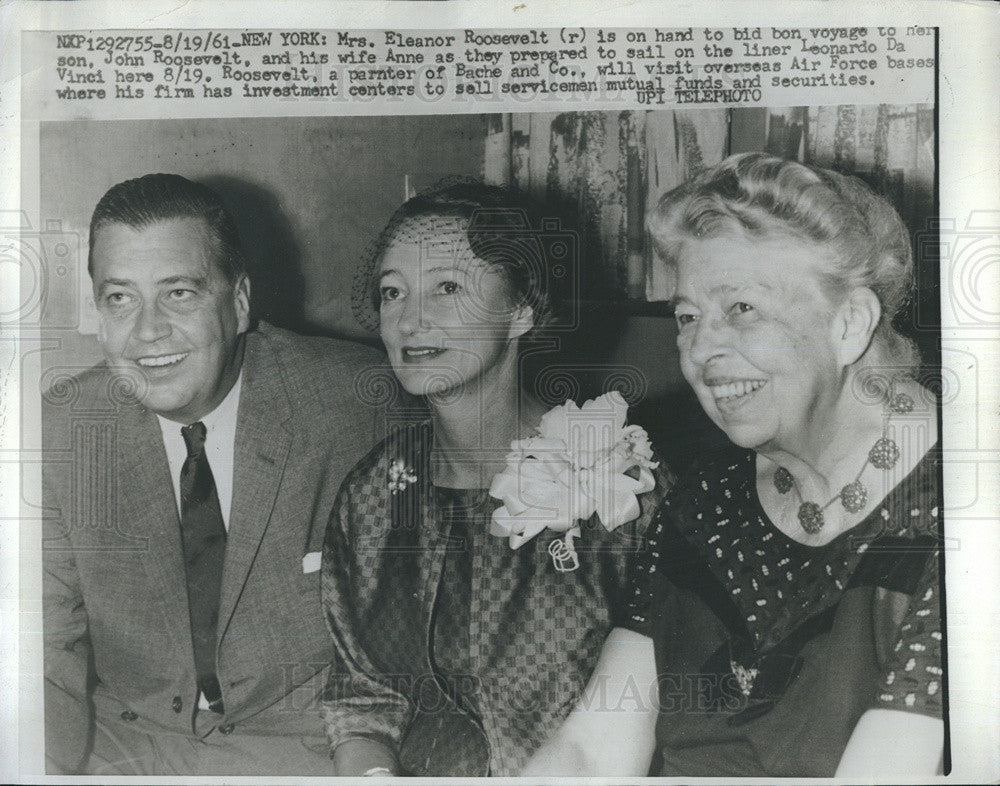 1967 Press Photo Mrs. Elenor Roosevelt with son John Roosevelt and his wife Ann. - Historic Images