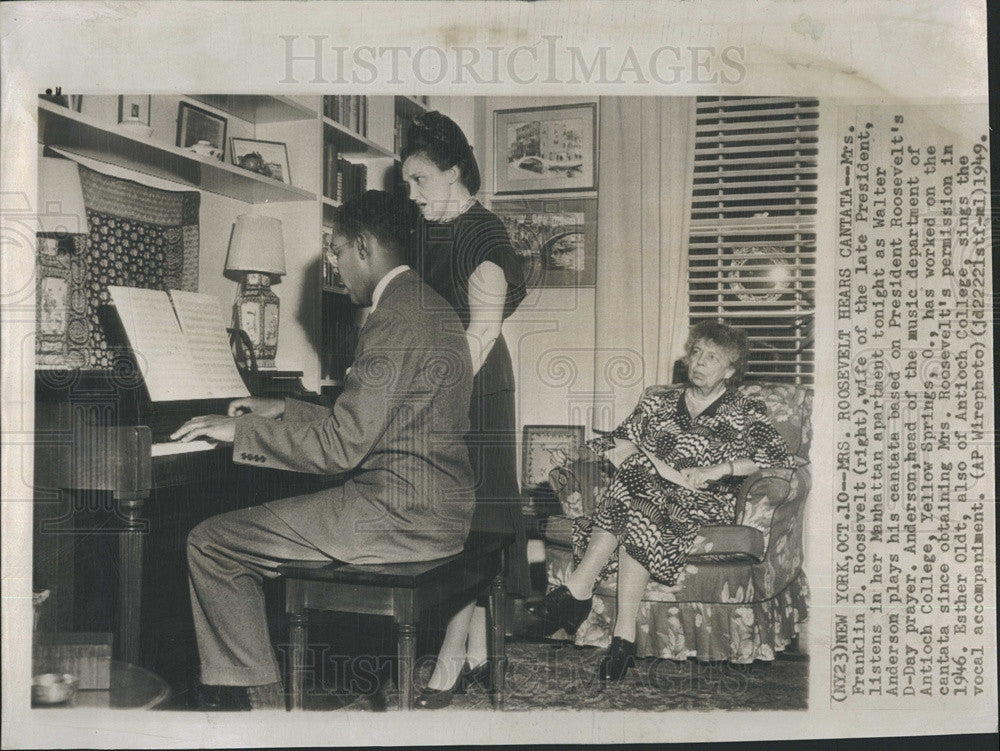 1949 Press Photo Mrs Franklin Roosevelt Hears Cantata by Walter Anderson - Historic Images