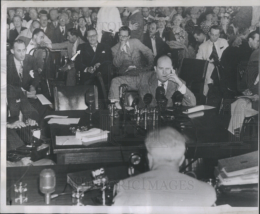 1947 Press Photo John Meyer Testifies to Elliott Roosevelt About Crime - Historic Images