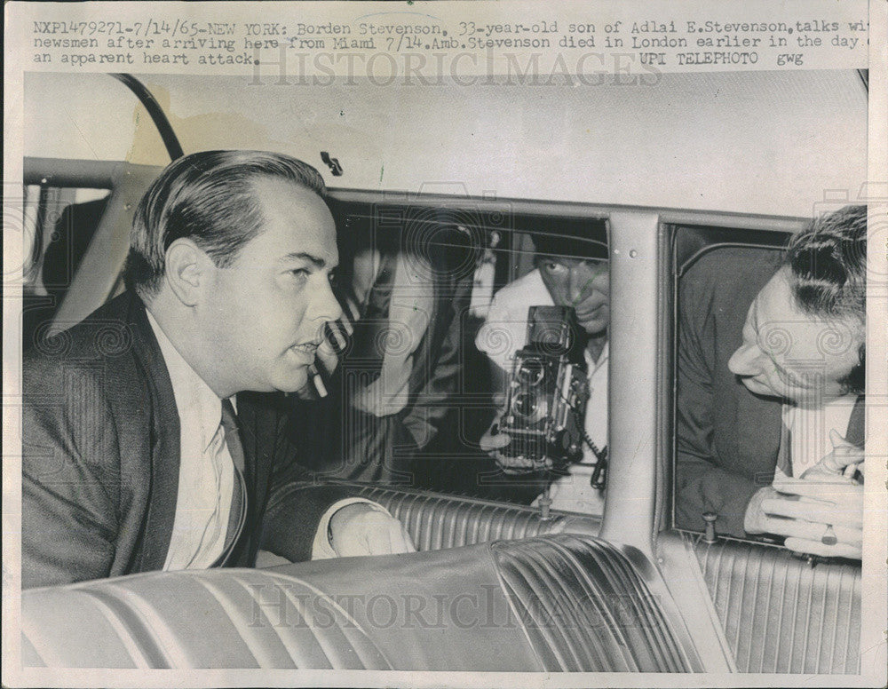 1965 Press Photo Borden Stevenson speaks to newsmen after Amb. Stevenson&#39;s death - Historic Images