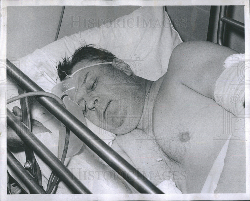 1959 Press Photo Walter Miller Loretto Hospital Shot Injured - Historic Images