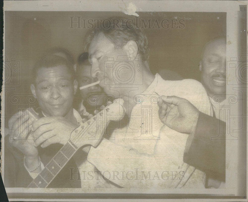 1968 Press Photo Adam Powell Returns To House Of Representatives - Historic Images