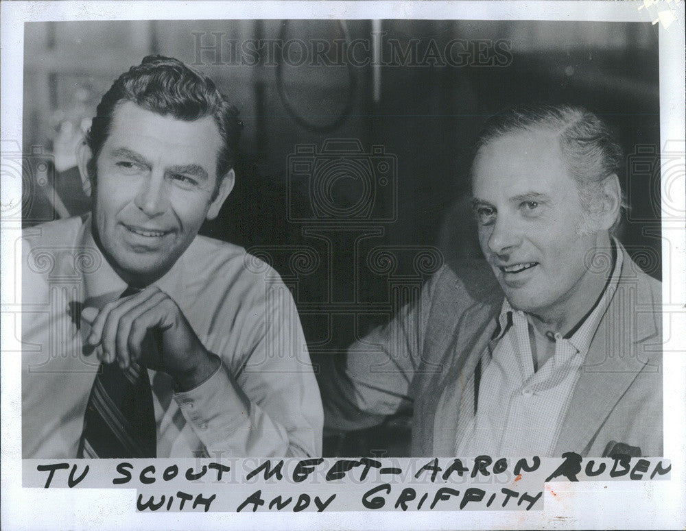 Press Photo Andy Griffith with &quot;Headmaster&quot; Producer Aaron Ruben - Historic Images