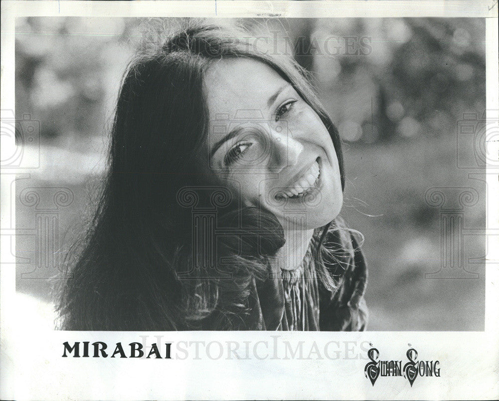 1975 Press Photo Mirabi To Sing At The Quiet Knight - Historic Images