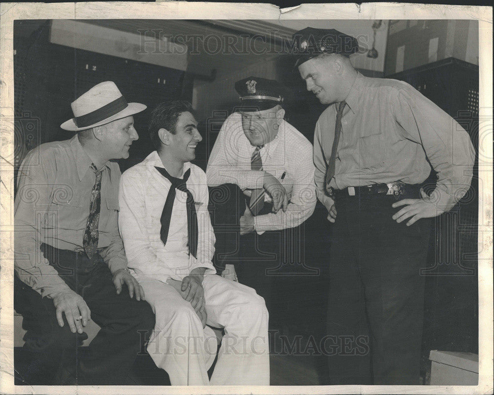 1943 Press Photo Raymond F. O'Malley policeman Raymond F. O'Malley Jr. Coast - Historic Images