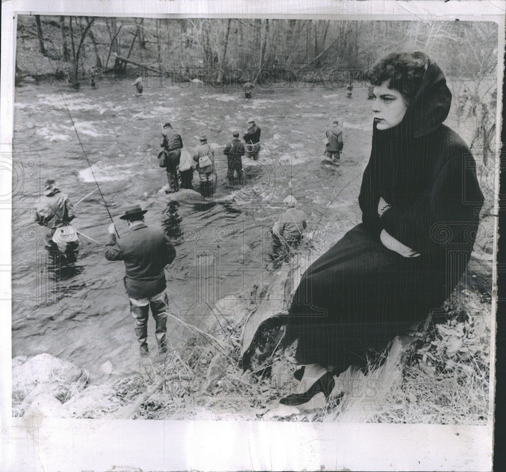 1957 Press Photo Mrs. Helen Meyner Musconetcong River Gov. Albert Meyner trout - Historic Images