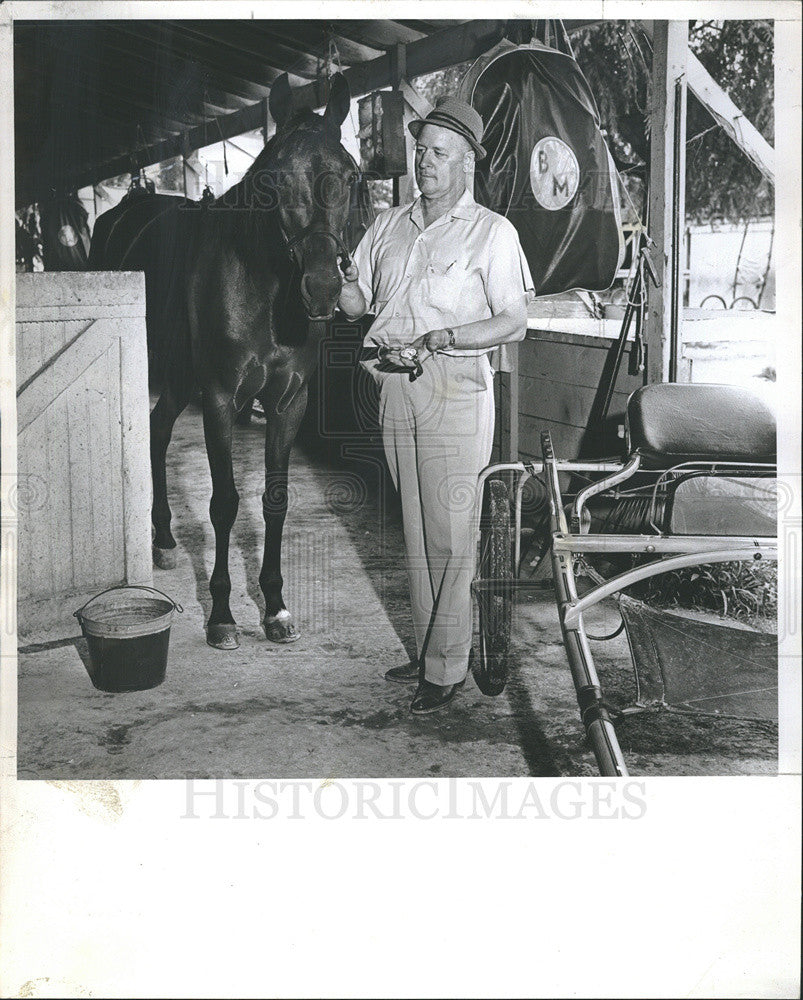 1966 Press Photo Trainer Driver Eugene &quot;Buck&quot; Minniear - Historic Images