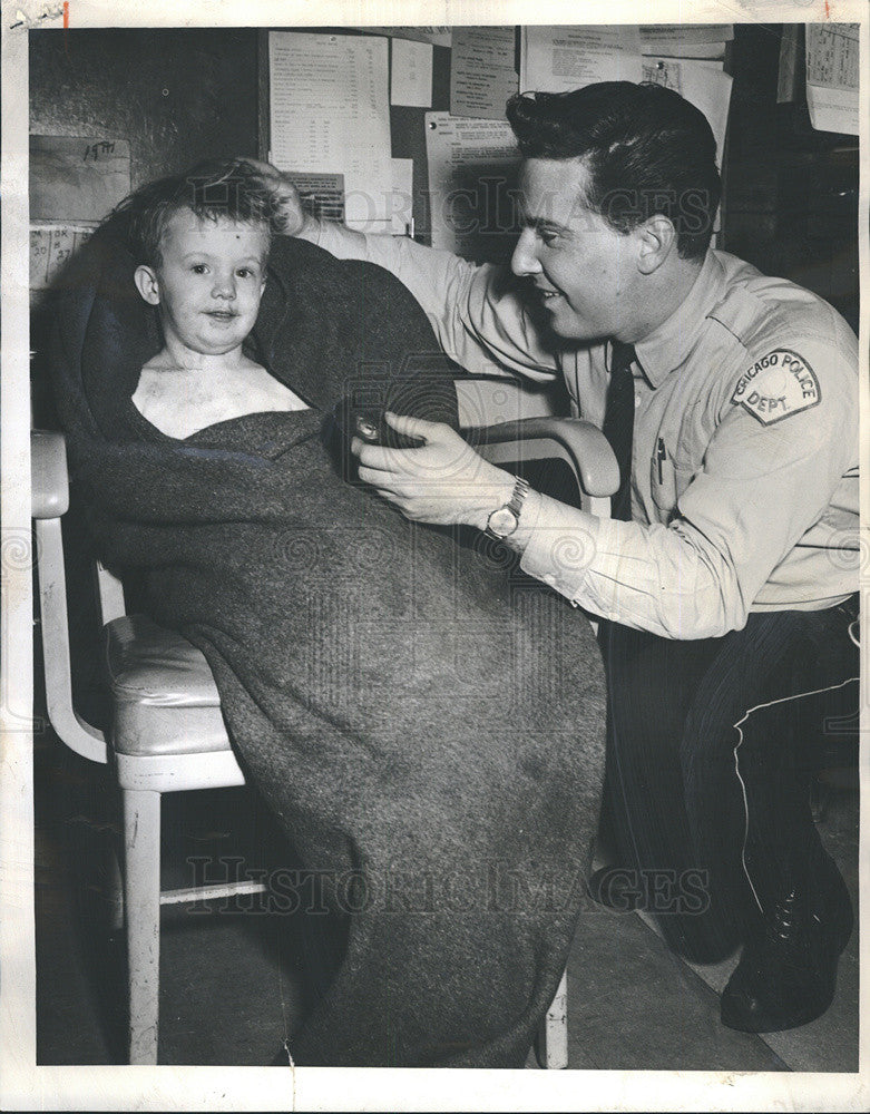 1964 Press Photo Officer Thomas O&#39;Malley Lost Boy Glenn Barrett - Historic Images