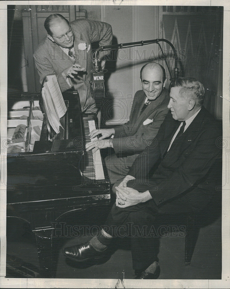 1945 Press Photo Charles Hughes Maj. Gen. John Clinnin Herbie Mintz Radio Show - Historic Images