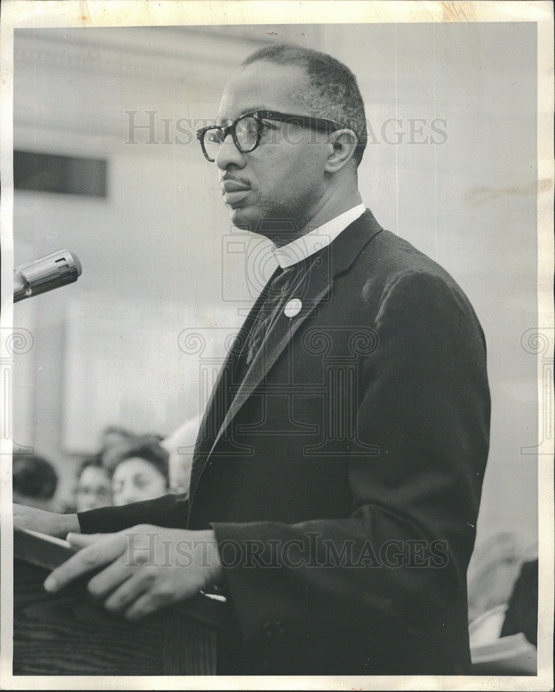 1963 Press Photo Reverend Lynward Stevenson Board Of Education Meeting - Historic Images