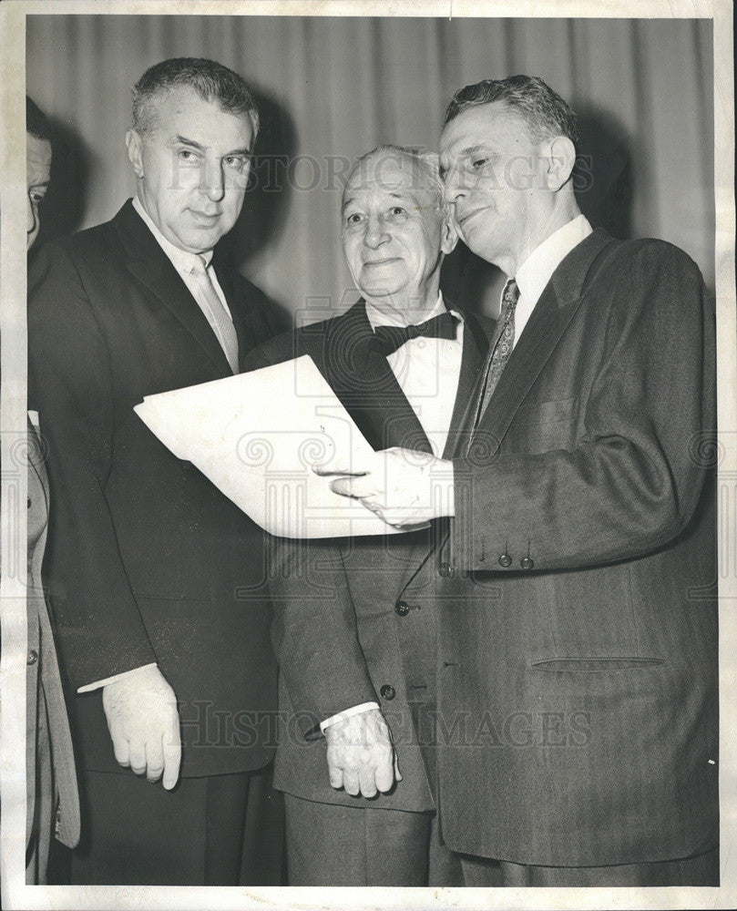 1957 Press Photo Barrett O&#39;Hara honored 75th birthday Rabbi Morton Berman - Historic Images