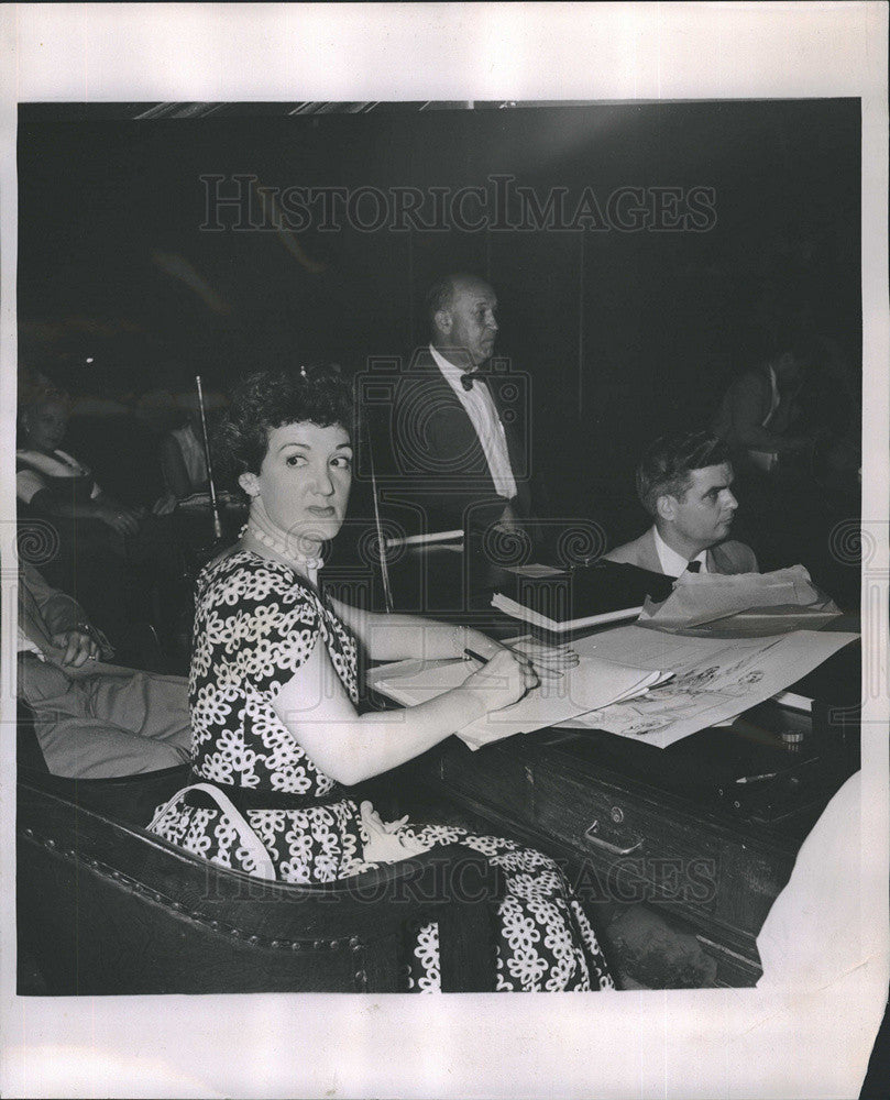 1954 Press Photo Sally Zippert Artist - Historic Images