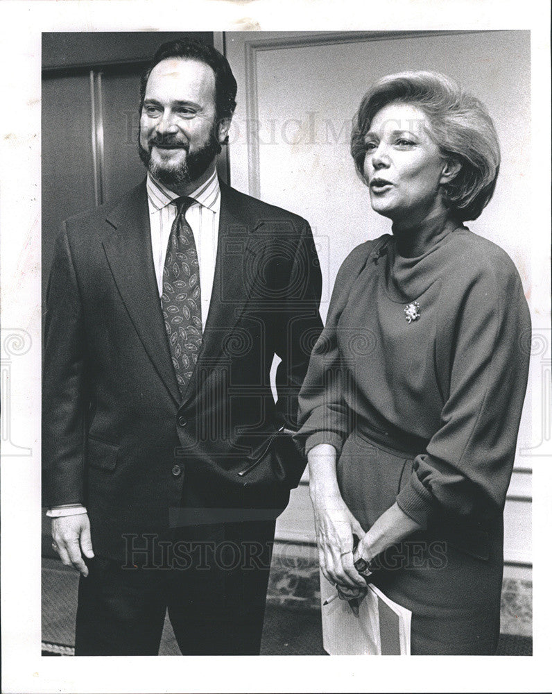 1991 Press Photo of Leslie Stahl at Marshall Field-Leslie Stahl dinner, Chicago - Historic Images