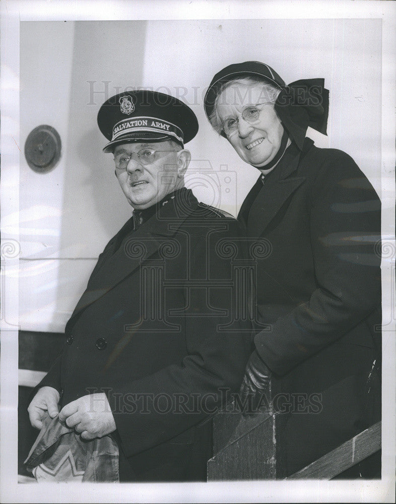 1952 Press Photo Gen Albert Orsborn &amp; His Wife Arrive In New York - Historic Images