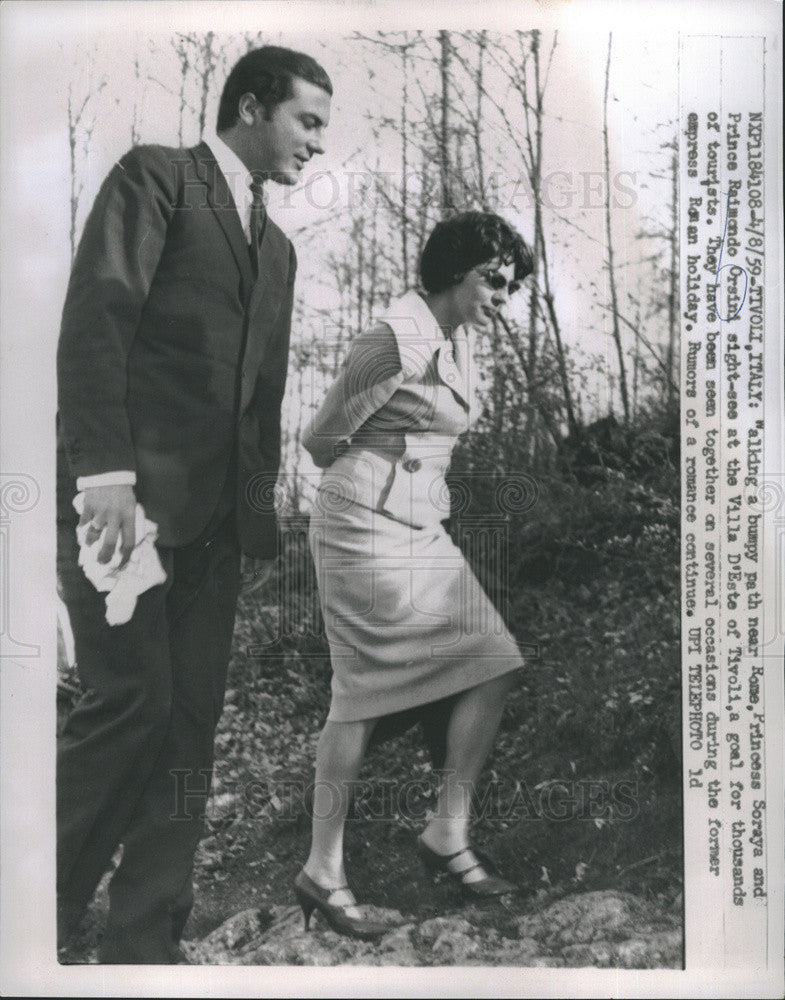 1959 Press Photo Princess Soraya &amp; Prince Raimondo Orsini in Tivoli Italy - Historic Images