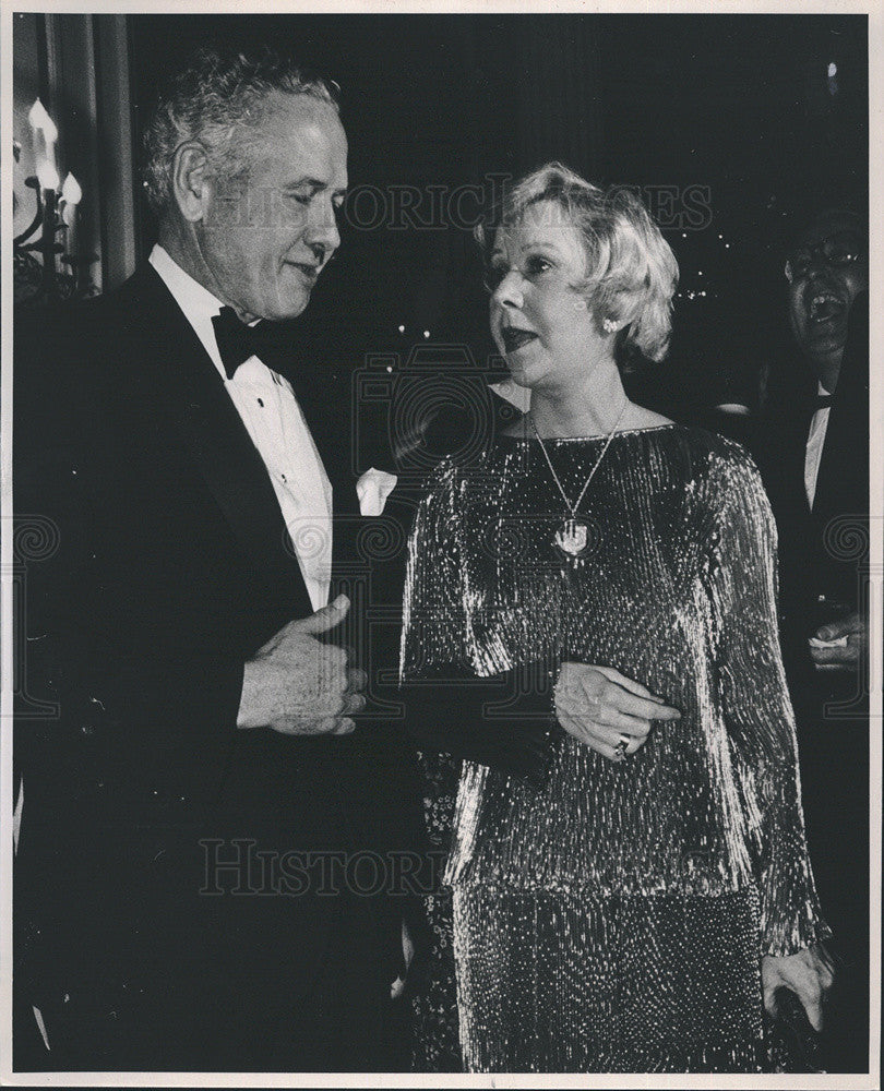 1981 Press Photo Mayor Byrne and E. Norman Staub Attend Symphony B-Day - Historic Images