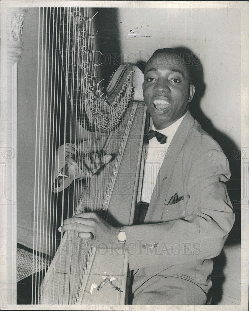 1952 Press Photo Orlando piano harp vocal cords - Historic Images