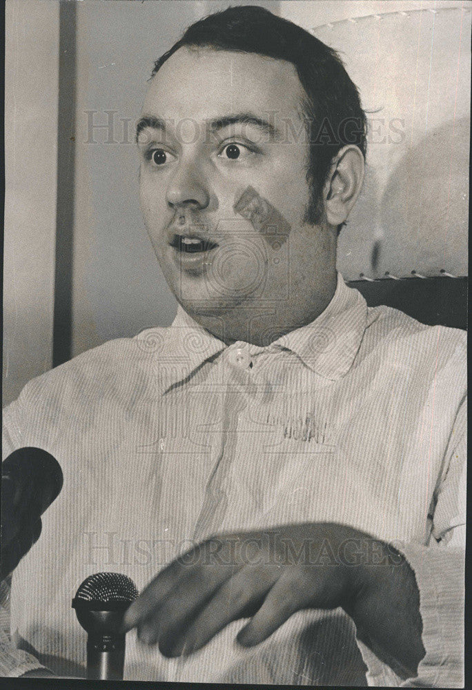 1968 Press Photo Cab Driver Phillip Nowak Who Was Shot Michael Reese Hospital - Historic Images