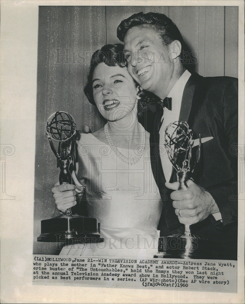 1960 Press Photo Jane Wyatt Robert Stack won Emmys best performers in series - Historic Images