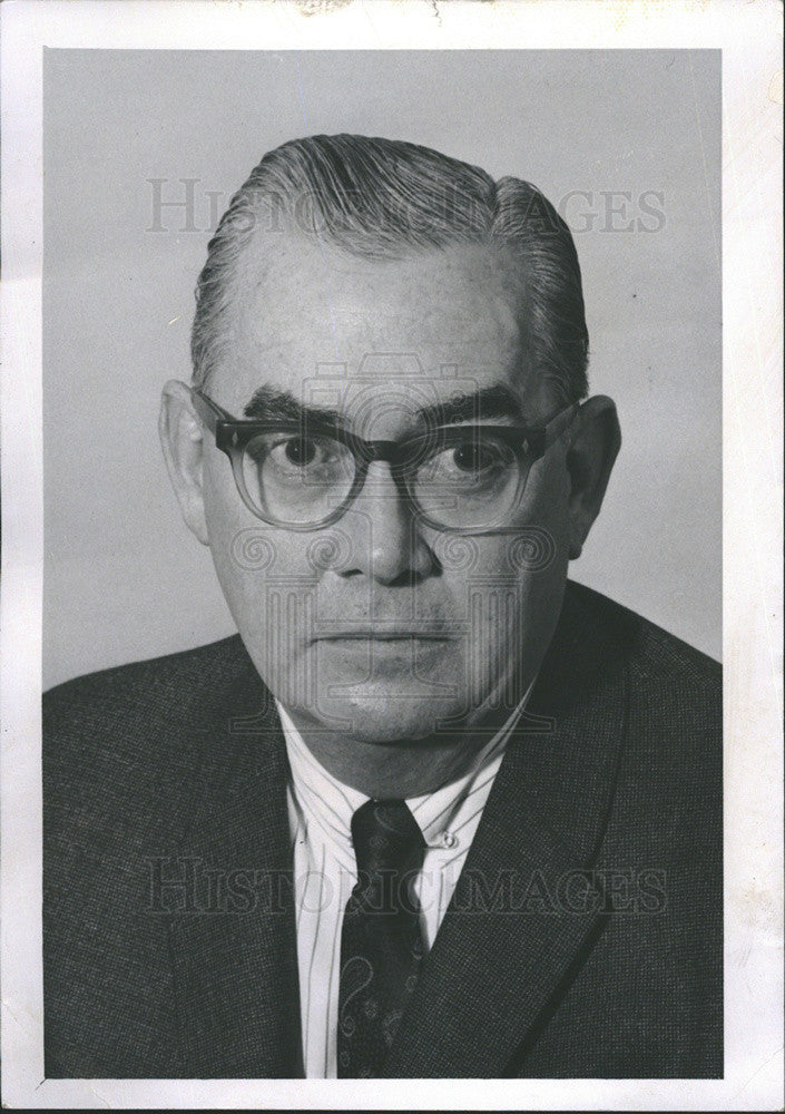 1966 Press Photo John E. Stanton President Day Publications Arlington Publisher - Historic Images