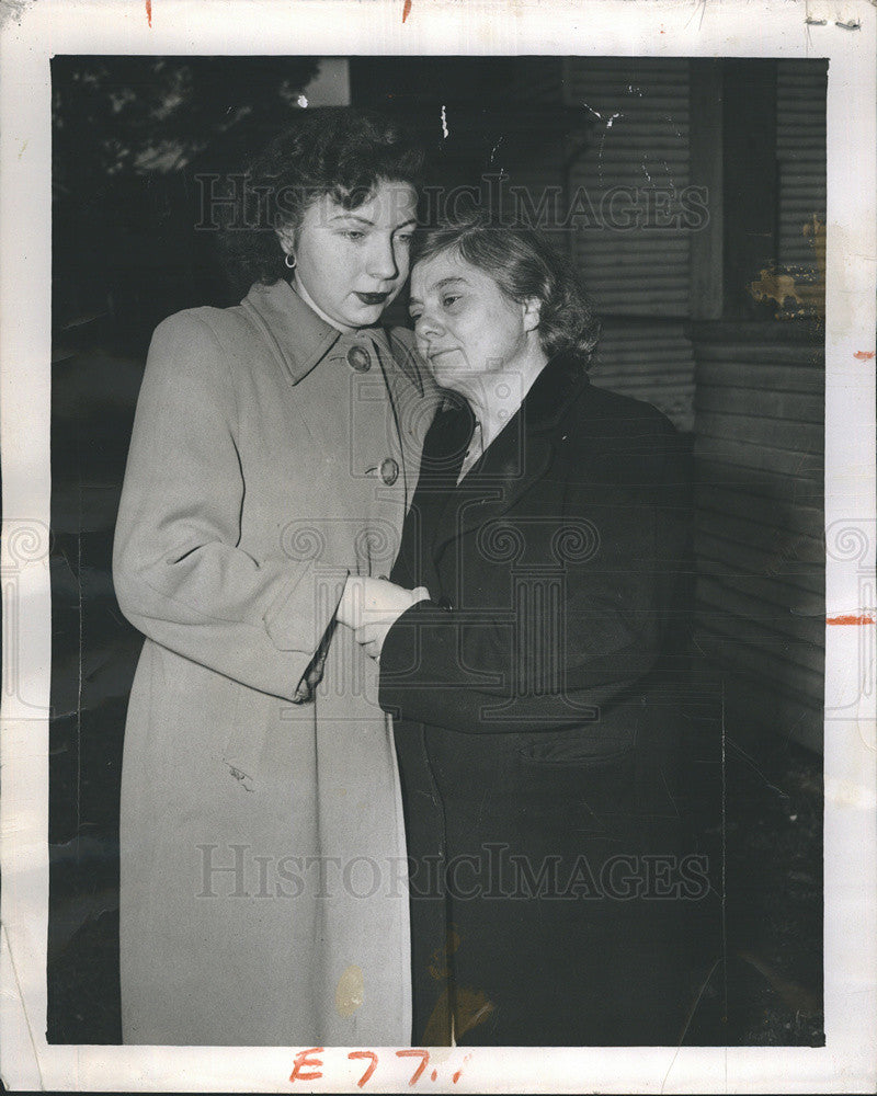 1952 Press Photo Disappeared Children Mothers Mrs Floyd Rosenstiel With Petersen - Historic Images