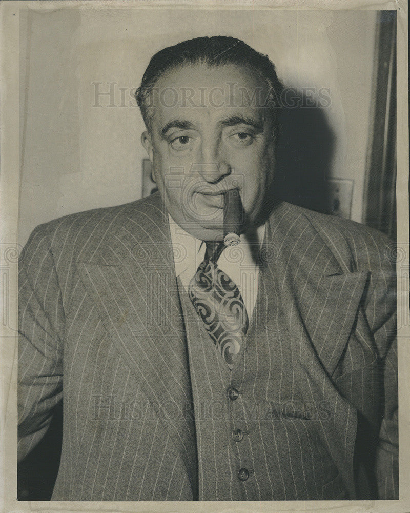 1948 Press Photo Louis Rosenthal at Federal Building - Historic Images