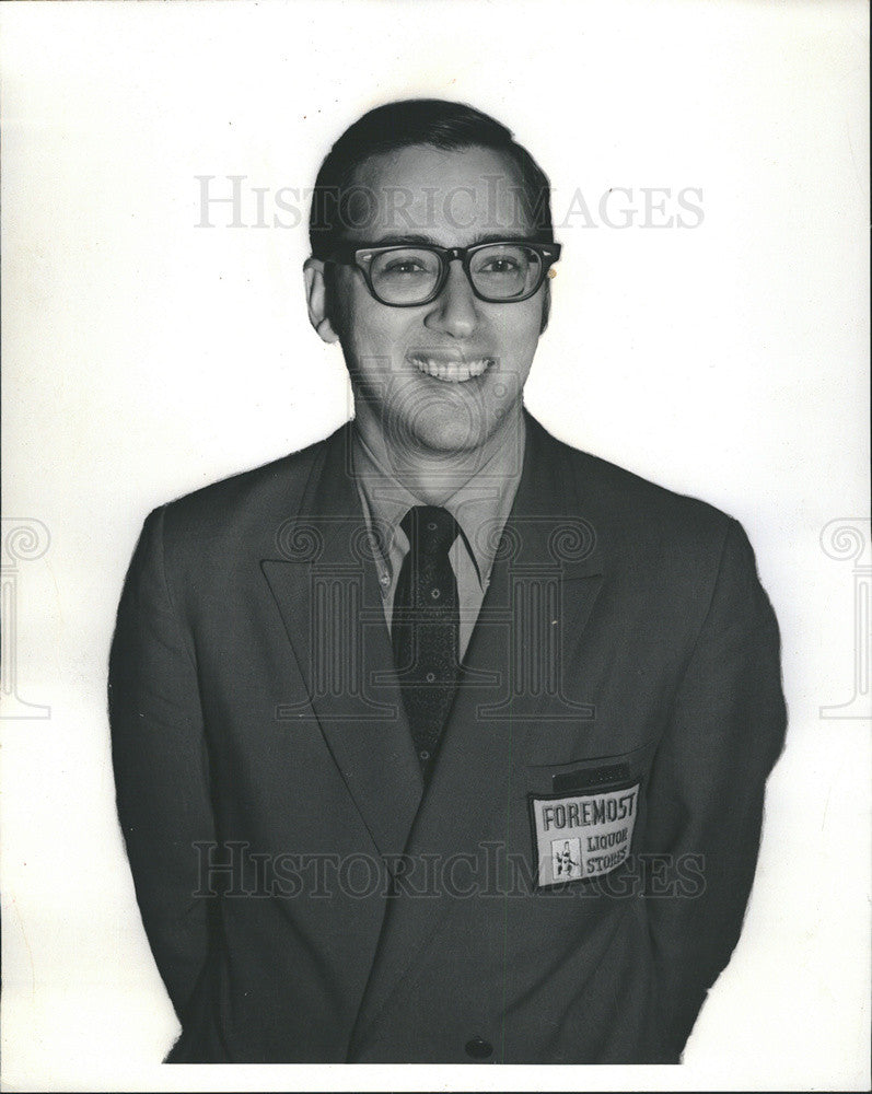 1970 Press Photo Harvey Olsher President Of Foremost Liquor Stores - Historic Images