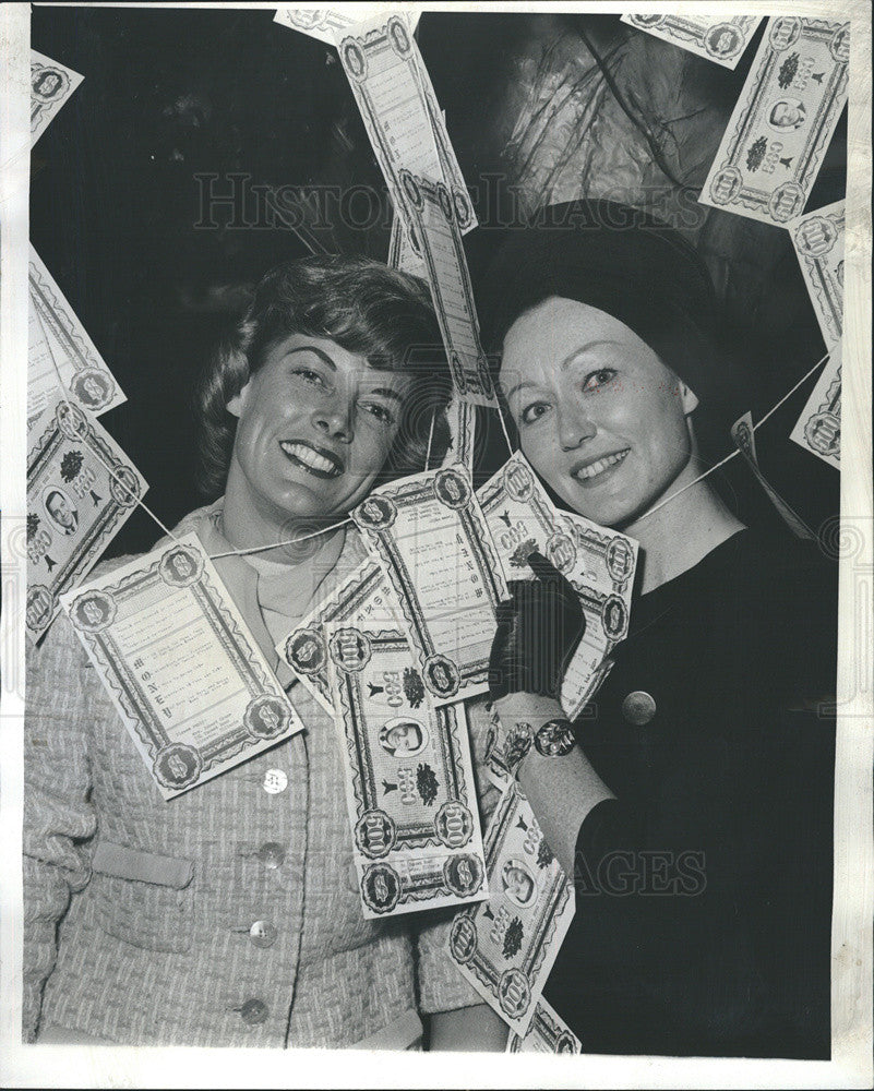 1964 Press Photo Mrs Robert Olson And Mrs Desmond McCabe Grant Hospital Benefit - Historic Images