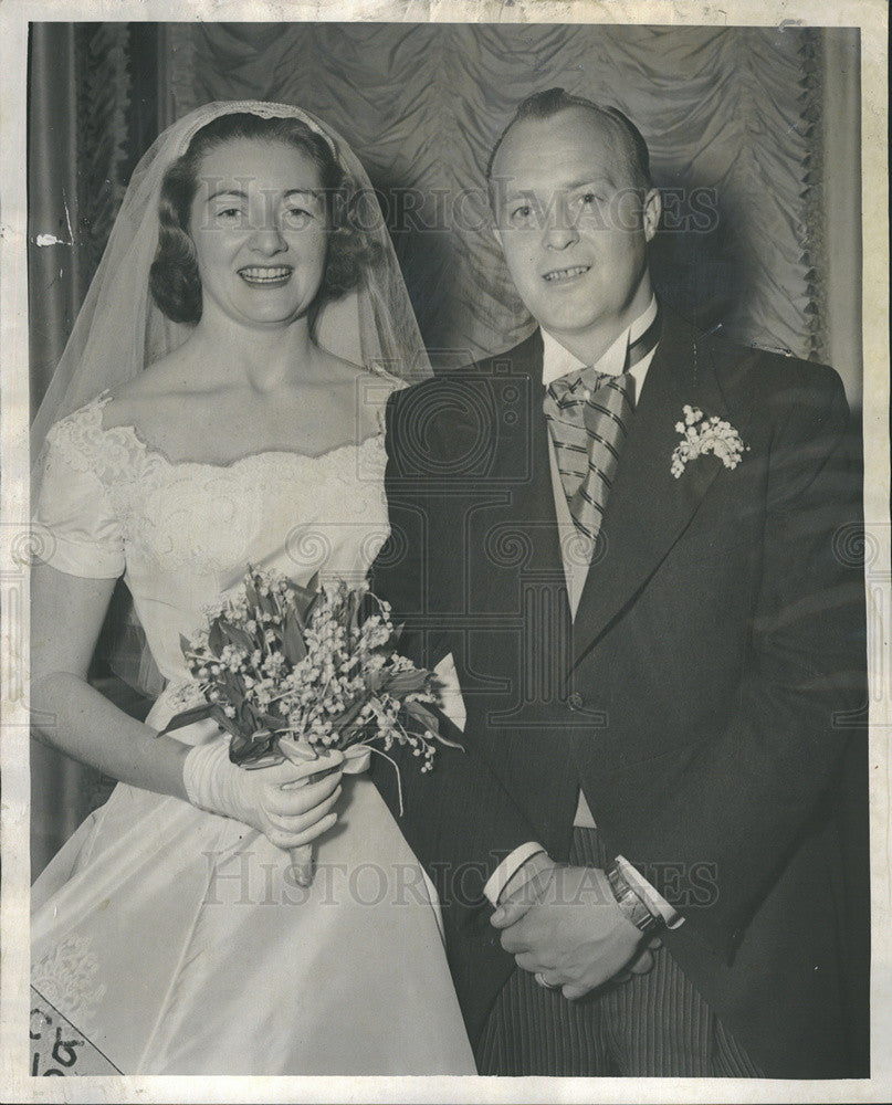 1957 Press Photo Mr &amp; Mrs Clement O&#39;Neill and his new bride miss Jean Carey - Historic Images