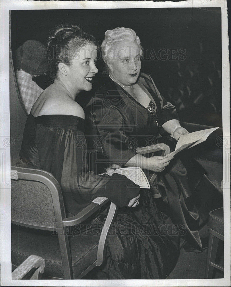 1948 Press Photo Mme. Monteux opera husband Conductor Opera - Historic Images