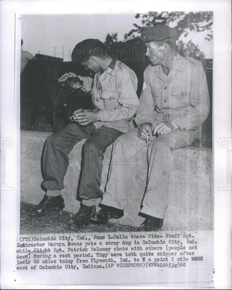 1960 Press Photo Staff Sgt. Mervyn Evans and Flight Sgt. Patrick Moloney - Historic Images