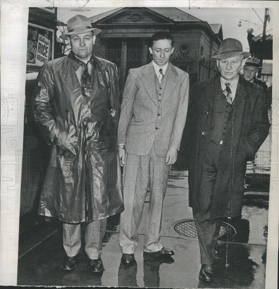 1950 Press Photo Harold Mohr At Court House For Cancer Brothers Murder Trial - Historic Images